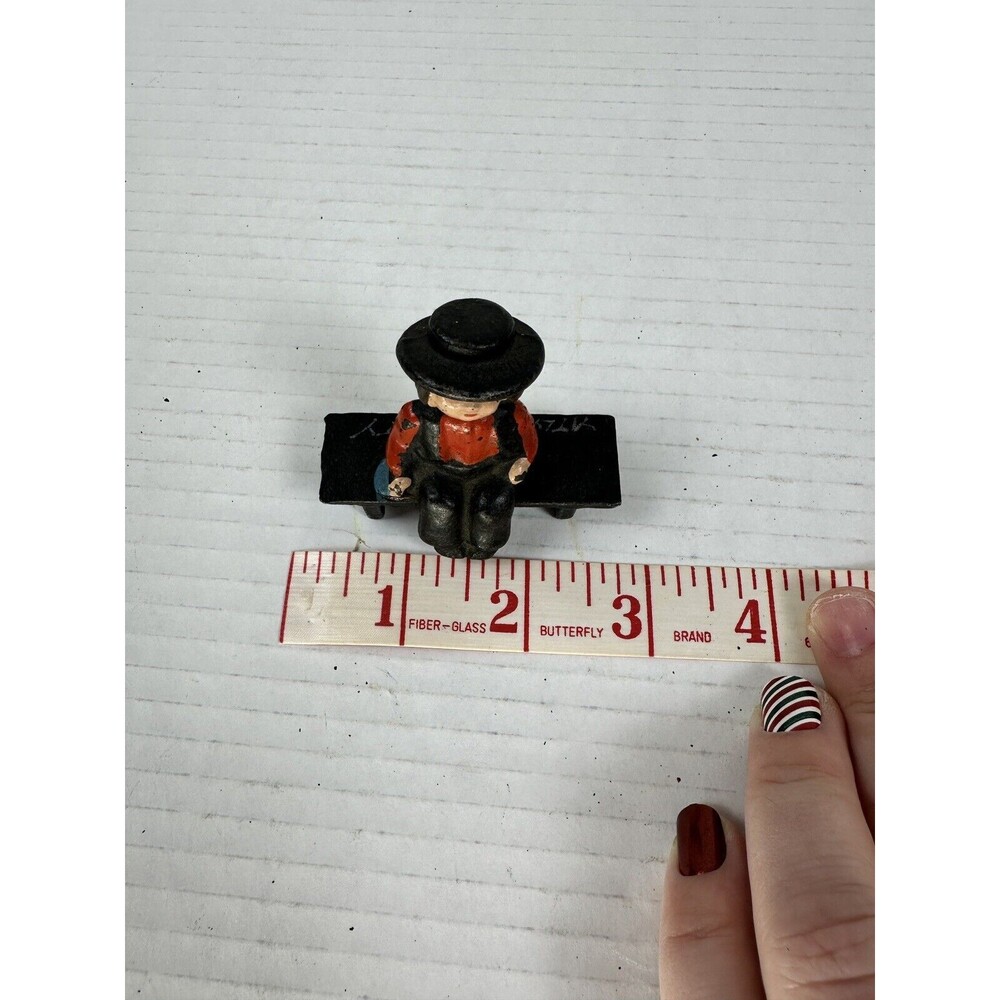 VTG 7 pc CAST IRON AMISH FAMILY" & 1Wagon - Picture 10 of 13